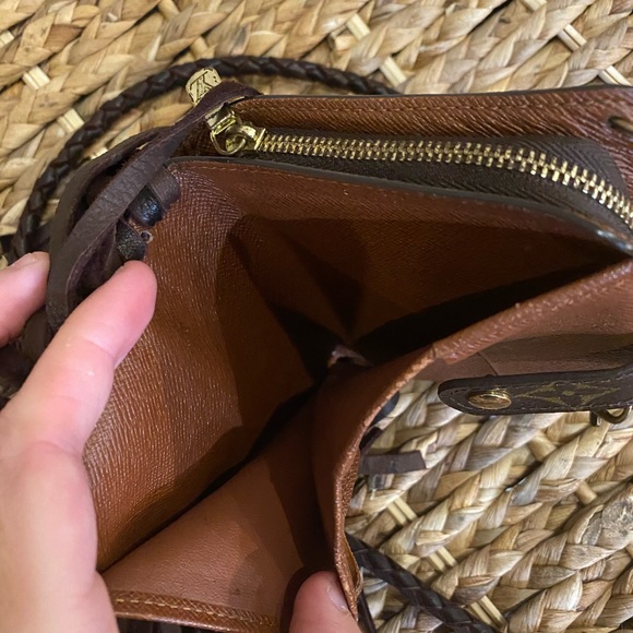 Sold Louis Vuitton fringed crossbody - Picture 7 of 8